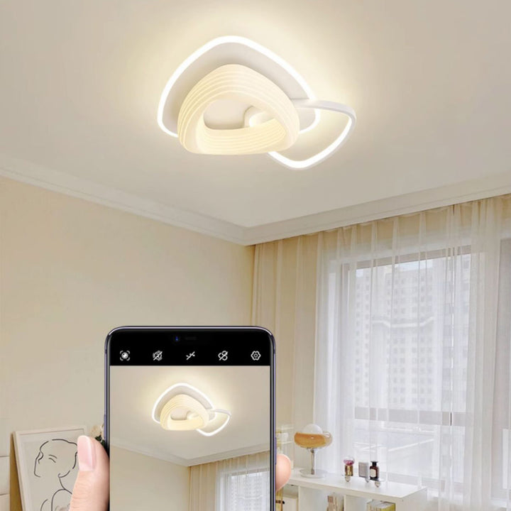 Zeitgenössische nordische Hardware PE Blume Dreieck Runde LED Deckenleuchte für Schlafzimmer 