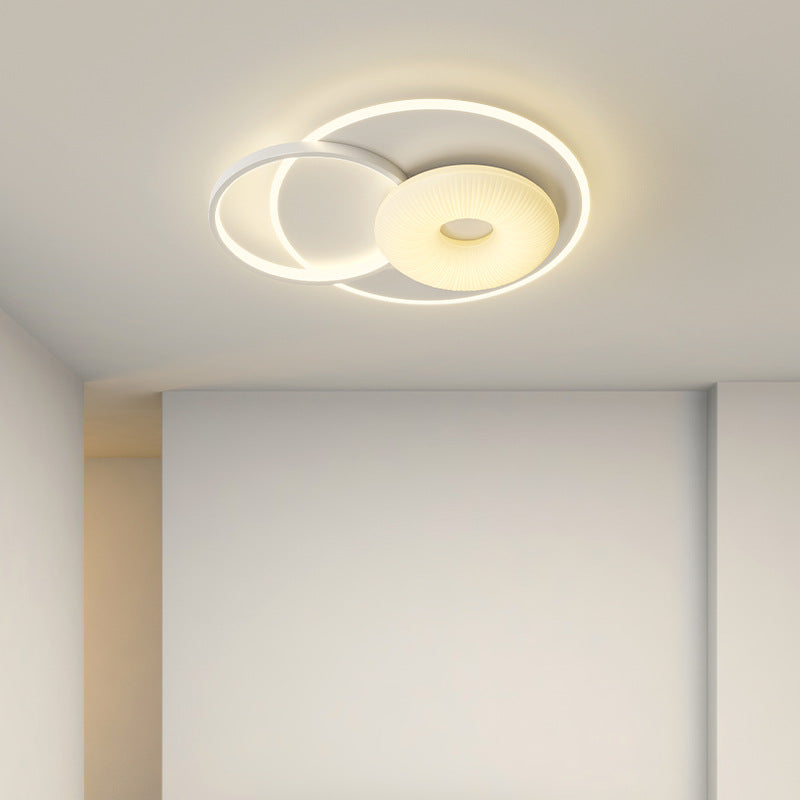 Lámpara de techo LED empotrada redonda con triángulo de flores PE de hardware nórdico contemporáneo para dormitorio 