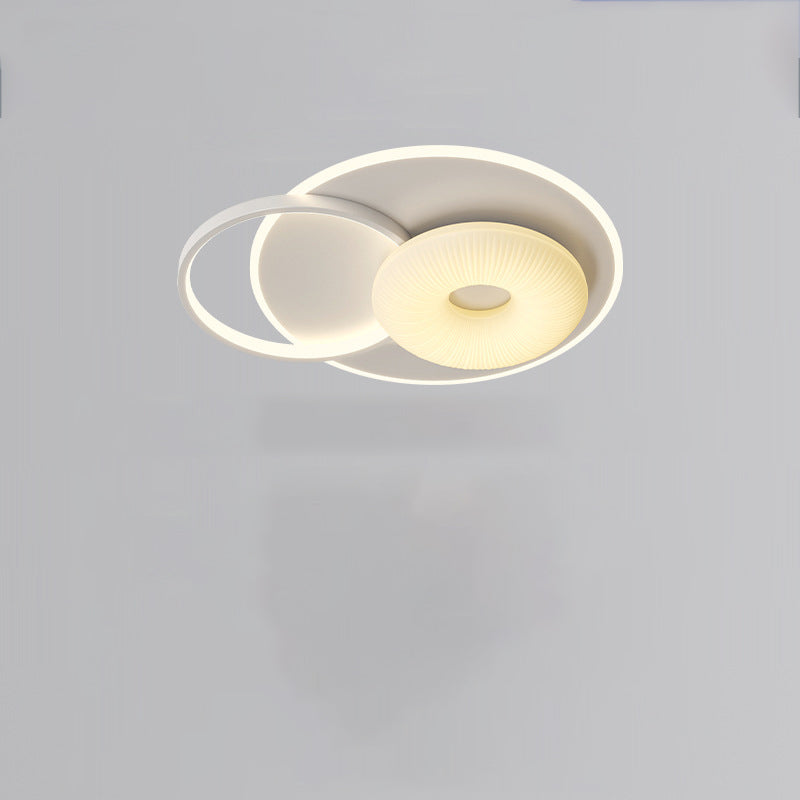 Lámpara de techo LED empotrada redonda con triángulo de flores PE de hardware nórdico contemporáneo para dormitorio 