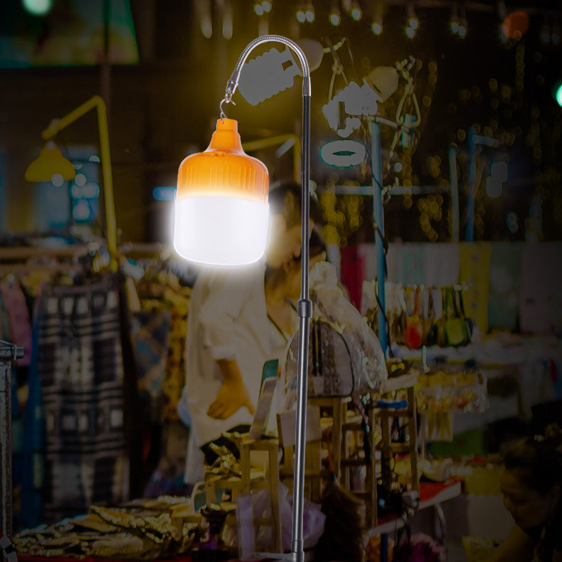 Lumière extérieure suspendue à LED en cylindre métallique ABS rechargeable de simplicité moderne pour jardin 