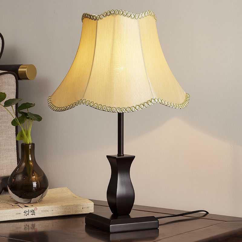 Lámpara de Mesa de 1 Luz con Pantalla de Tambor de Tela de Madera Retro Contemporánea para Mesita de Noche 