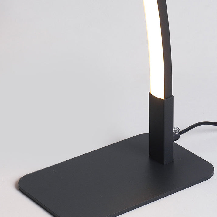 Moderne minimalistische USB-gekrümmte Eisen-Aluminium-LED-Schreibtischlampe für das Studium 