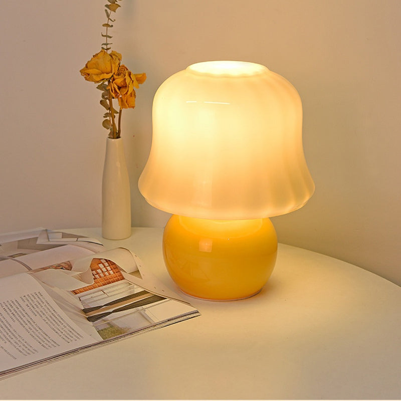 Traditionelle französische Glas-Pilz-Kuppel 1-Licht-Tischlampe für den Nachttisch 