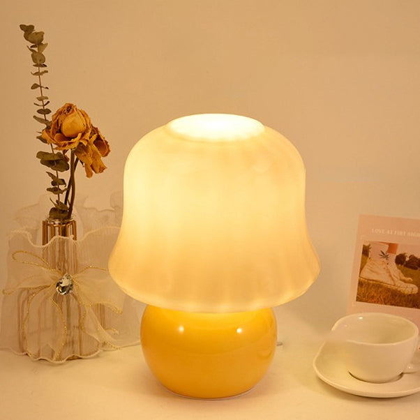 Traditionelle französische Glas-Pilz-Kuppel 1-Licht-Tischlampe für den Nachttisch 