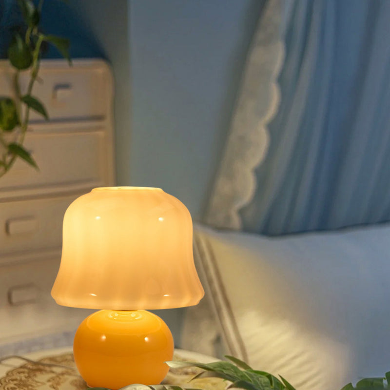 Traditionelle französische Glas-Pilz-Kuppel 1-Licht-Tischlampe für den Nachttisch 