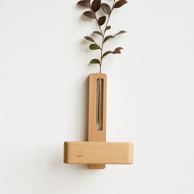 Zeitgenössische nordische Walnuss-Buche wiederaufladbare Streifen-Blumenkontainer LED-Wandleuchte für das Bett 