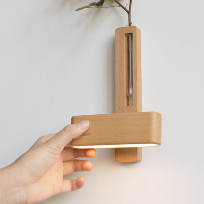 Zeitgenössische nordische Walnuss-Buche wiederaufladbare Streifen-Blumenkontainer LED-Wandleuchte für das Bett 