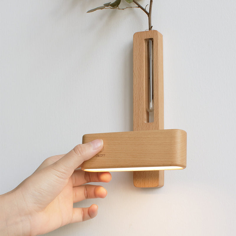 Zeitgenössische nordische Walnuss-Buche wiederaufladbare Streifen-Blumenkontainer LED-Wandleuchte für das Bett 