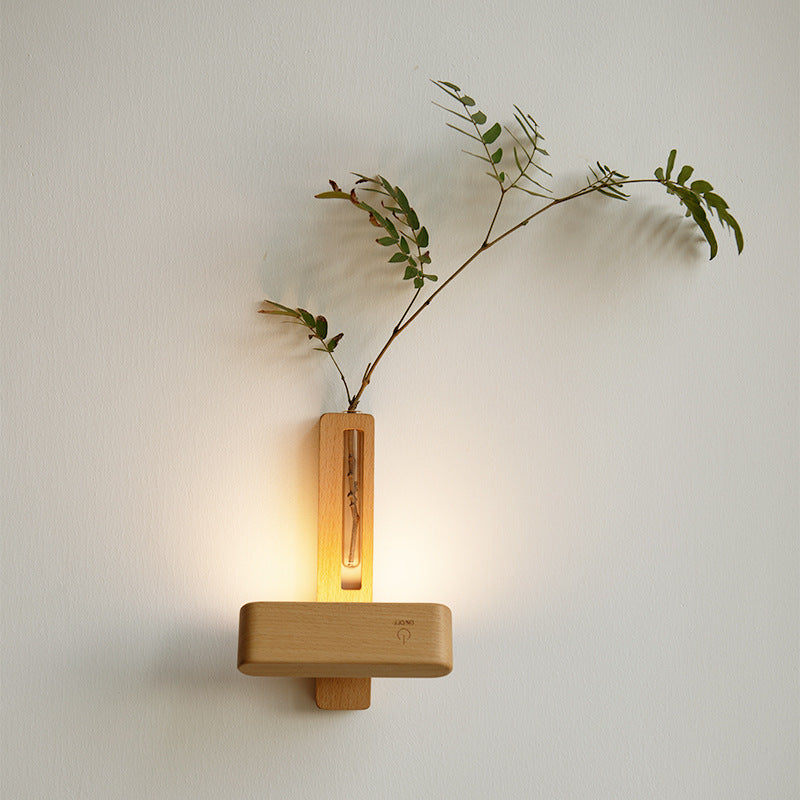 Zeitgenössische nordische Walnuss-Buche wiederaufladbare Streifen-Blumenkontainer LED-Wandleuchte für das Bett 