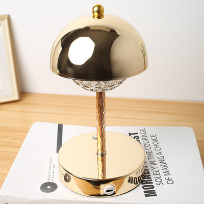 Zeitgenössische nordische wiederaufladbare Iron Dome Blütenknospe LED Tischlampe für das Nachttisch 