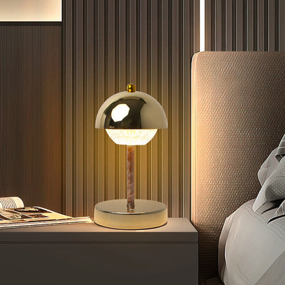 Zeitgenössische nordische wiederaufladbare Iron Dome Blütenknospe LED Tischlampe für das Nachttisch 