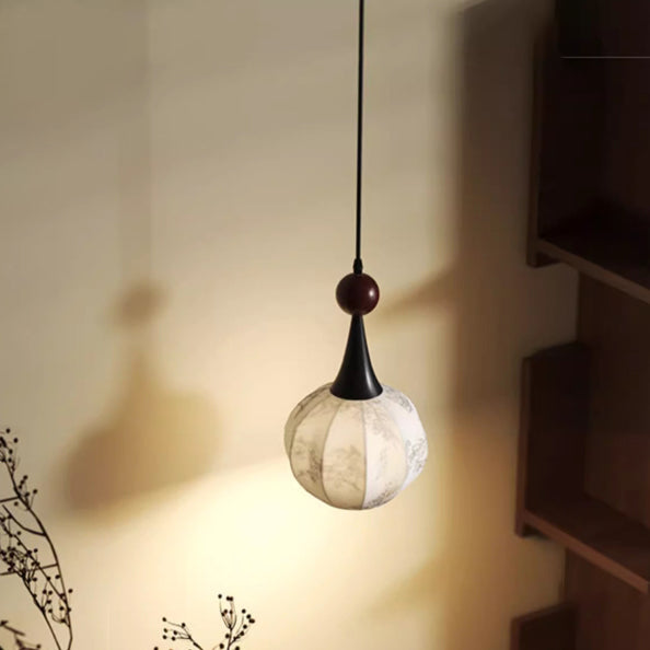 Lámpara colgante de 1 luz con patrón de flores de bola de tela de hierro tradicional francesa para mesita de noche 