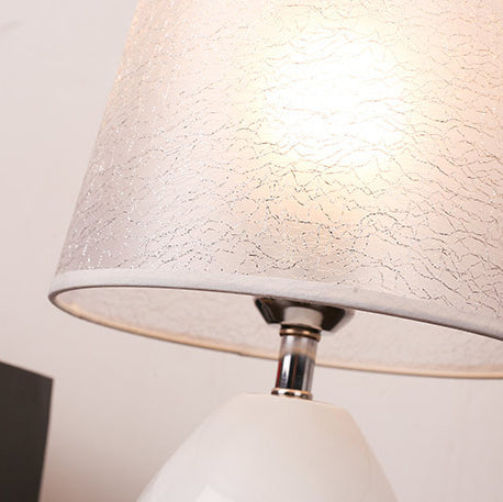 Zeitgenössische nordische Stoffeisen-Zylinderlampe mit gebürstetem Touch-Sensor, dimmbar, 1-Licht-Tischlampe für das Nachtkästchen 