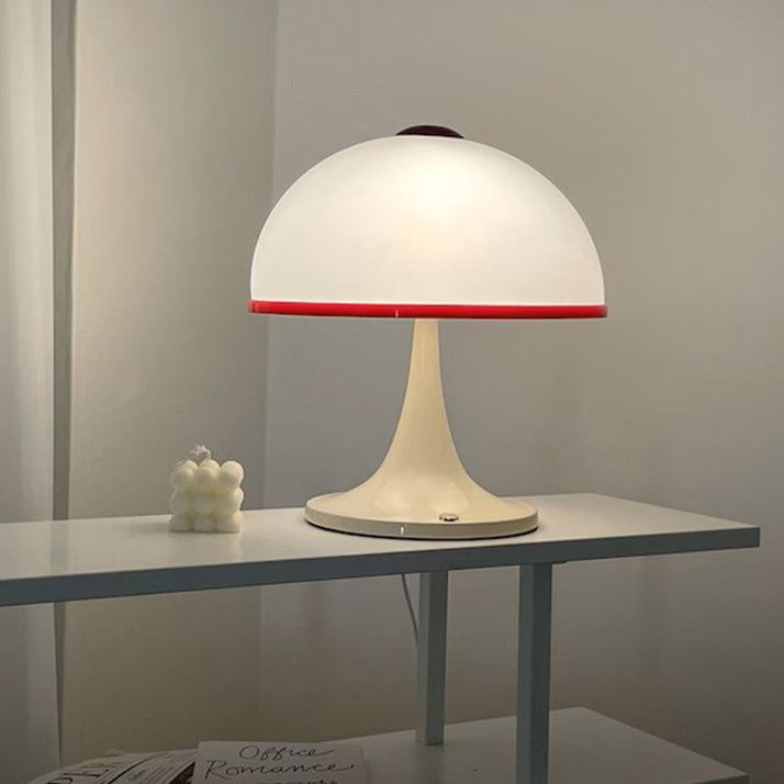 Zeitgenössische nordische USB-Dome-Pilz-Eisen-Acryl-LED-Tischlampe für das Schlafzimmer 