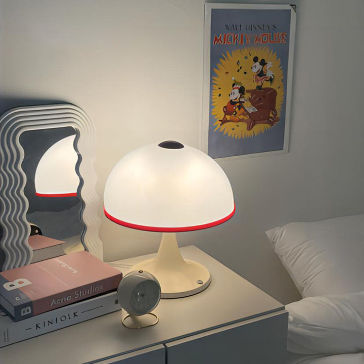 Zeitgenössische nordische USB-Dome-Pilz-Eisen-Acryl-LED-Tischlampe für das Schlafzimmer 