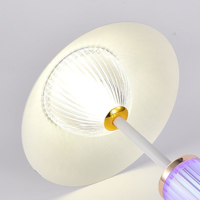 Lampe de table LED à intensité variable tactile en forme de cylindre conique en acrylique rechargeable scandinave contemporaine pour chambre à coucher 
