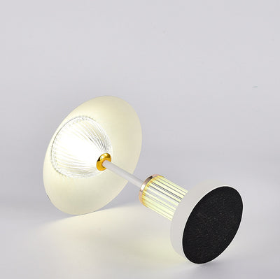 Lampe de table LED à intensité variable tactile en forme de cylindre conique en acrylique rechargeable scandinave contemporaine pour chambre à coucher 