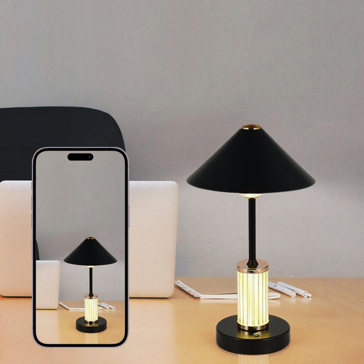 Zeitgenössische skandinavische wiederaufladbare Eisen-Acryl-Kegelzylinder-Touch-Dimm-LED-Tischlampe für das Schlafzimmer 