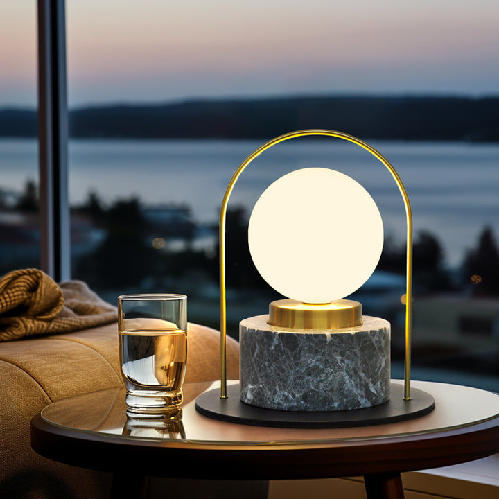 Moderner Übergangs-Marmor-Glas-Metallkugel-Ovalgriff 1-Licht-Tischlampe für das Studium 