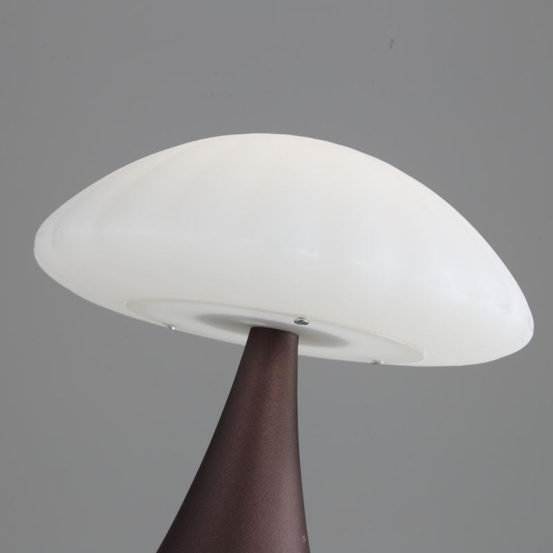 مصباح طاولة LED على شكل قبة سحاب من الحديد والبلاستيك الإبداعي المعاصر للغرفة النوم 