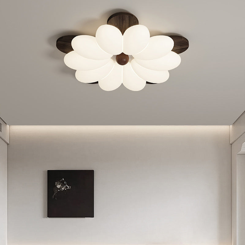 Plafonnier LED en bois avec pétales de fleurs rétro contemporaines pour chambre 
