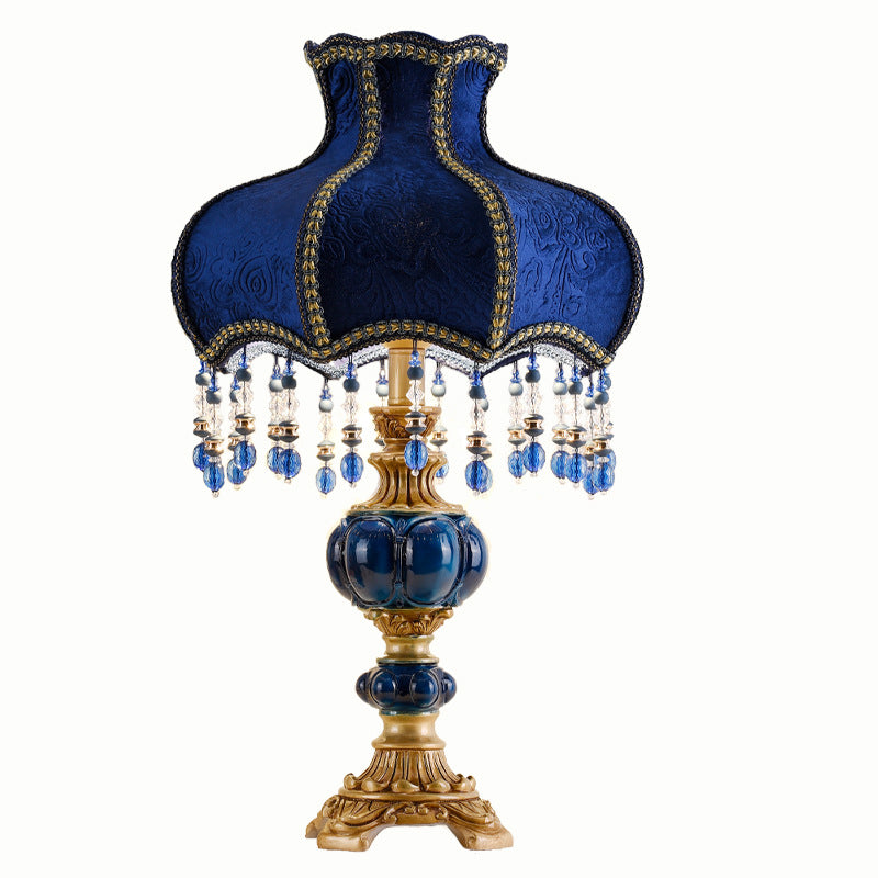 Lampe de table 1 lumière avec perles en dentelle de tissu en résine européenne traditionnelle florale pour chevet 