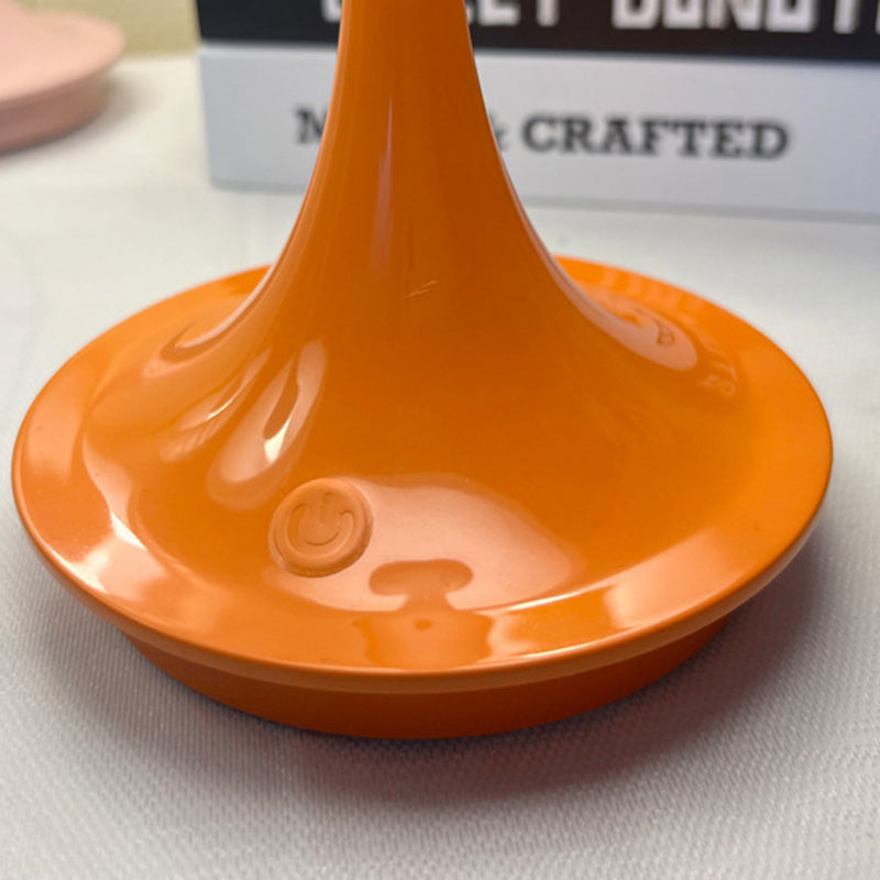 Lampe de table LED en acrylique ABS pétale conique rechargeable scandinave contemporaine pour chevet 