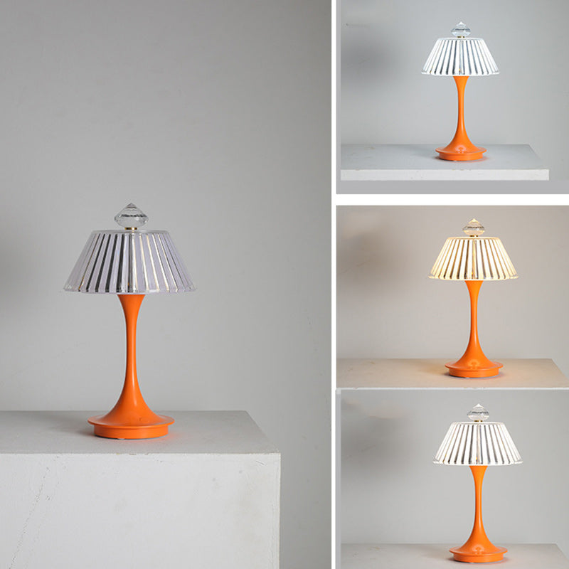 Lampe de table LED en acrylique ABS pétale conique rechargeable scandinave contemporaine pour chevet 
