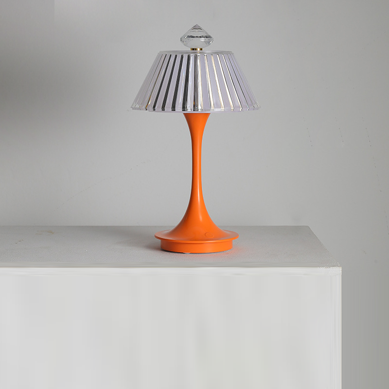 Lampe de table LED en acrylique ABS pétale conique rechargeable scandinave contemporaine pour chevet 