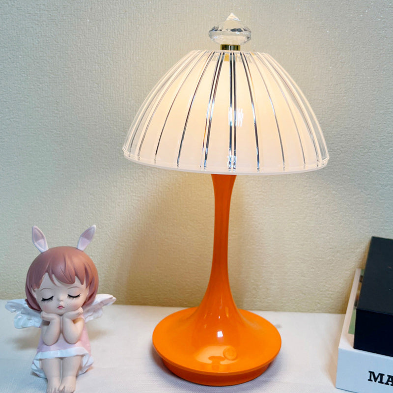 Lampe de table LED en acrylique ABS pétale conique rechargeable scandinave contemporaine pour chevet 