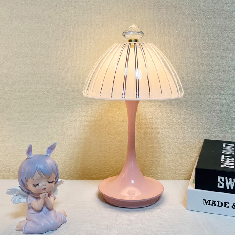 Lampe de table LED en acrylique ABS pétale conique rechargeable scandinave contemporaine pour chevet 