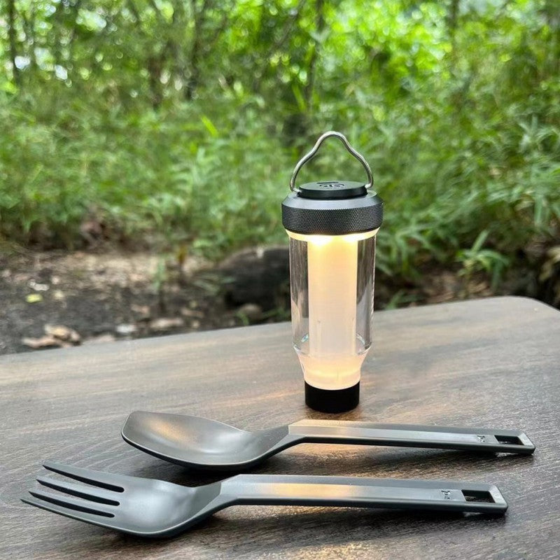 Moderne Einfachheit Wiederaufladbare Wasserdichte Zylinder Aluminiumlegierung Gummi PC LED Außenleuchte Für Garten 