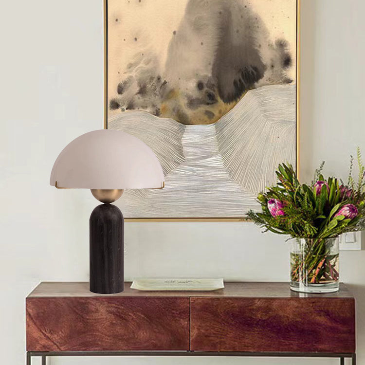 Lampe de table contemporaine scandinave en travertin, marbre, verre et résine avec dôme cylindrique à 1 lumière pour chevet 