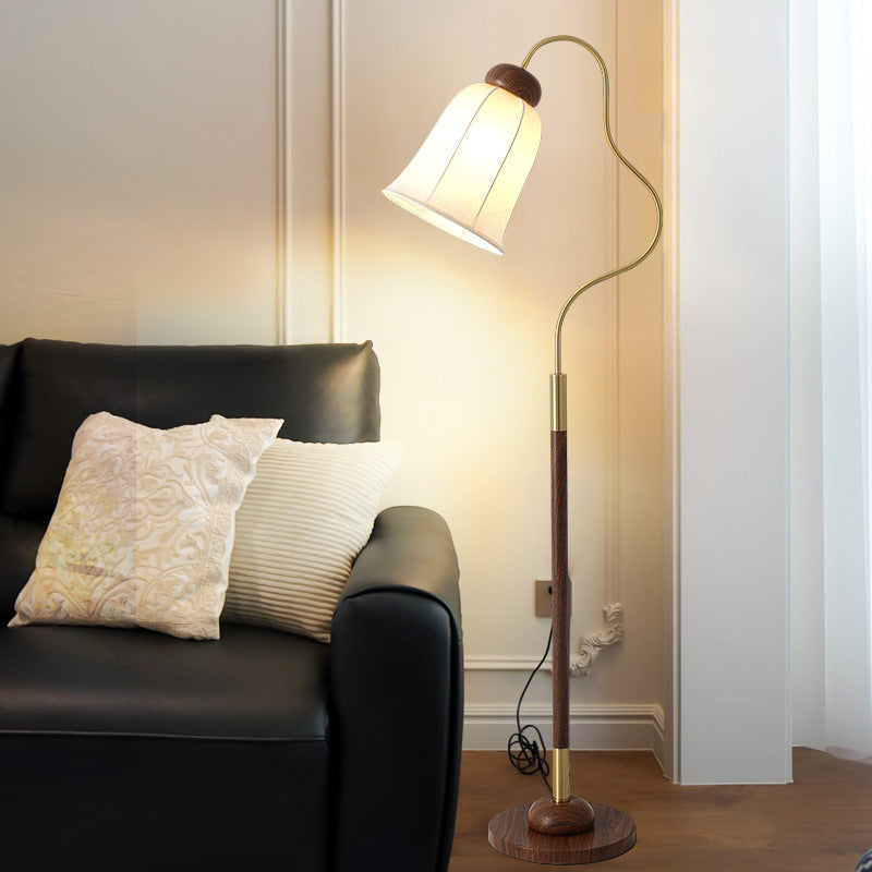 Traditionelle französische Glocke bedruckter Metallstoff 1-Licht Stehlampe für Wohnzimmer 