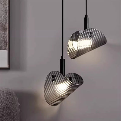 Suspension LED en verre rayé incurvé scandinave contemporain pour chevet 