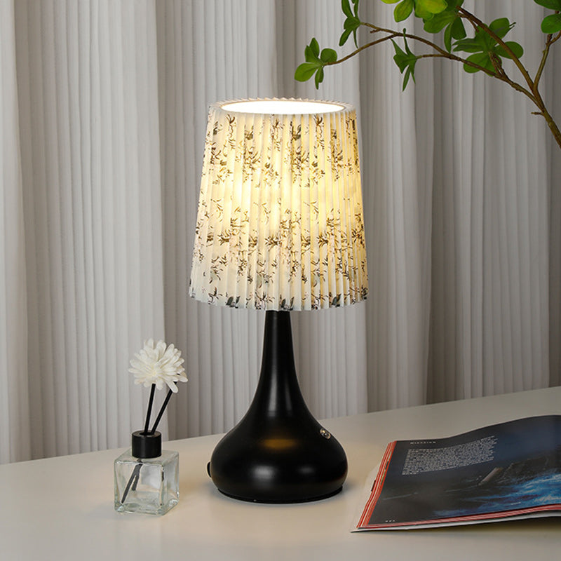 Lampe de table à 1 lumière avec abat-jour en tissu rechargeable en forme de cylindre floral traditionnel français, veilleuse pour table de chevet 