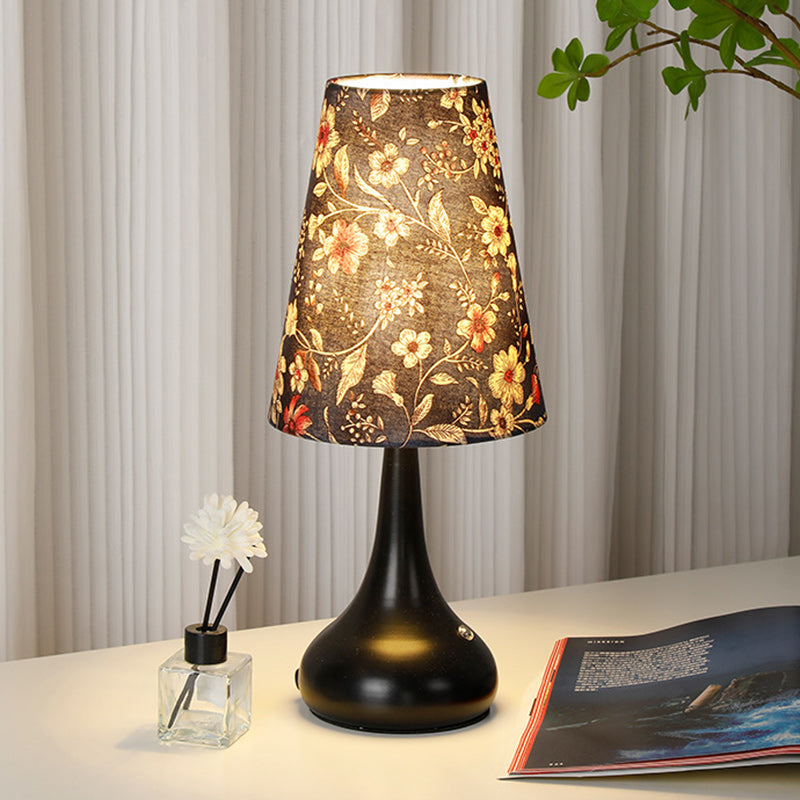 Lampe de table à 1 lumière avec abat-jour en tissu rechargeable en forme de cylindre floral traditionnel français, veilleuse pour table de chevet 