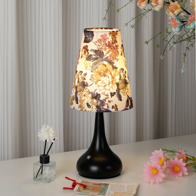 Lampe de table à 1 lumière avec abat-jour en tissu rechargeable en forme de cylindre floral traditionnel français, veilleuse pour table de chevet 