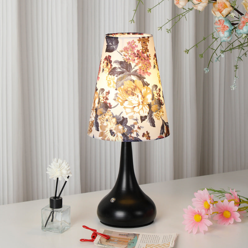 Lampe de table à 1 lumière avec abat-jour en tissu rechargeable en forme de cylindre floral traditionnel français, veilleuse pour table de chevet 