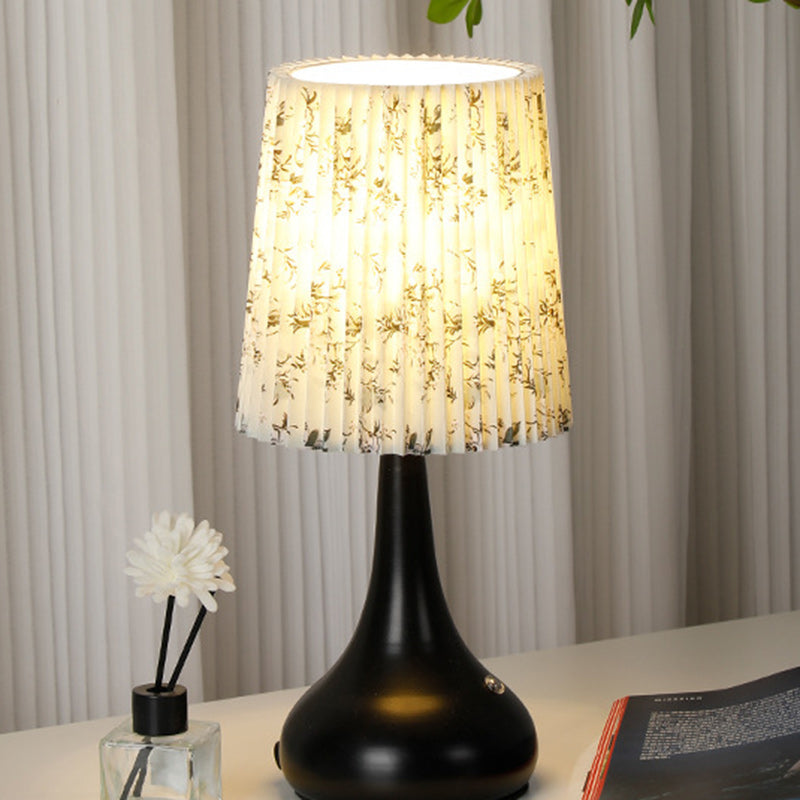 Lampe de table à 1 lumière avec abat-jour en tissu rechargeable en forme de cylindre floral traditionnel français, veilleuse pour table de chevet 