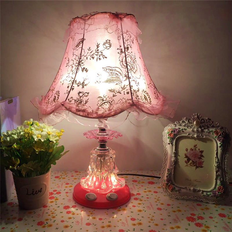 Traditionelle europäische Tischlampe mit Kunststofftrommelspitze und 1-Licht für das Schlafzimmer 