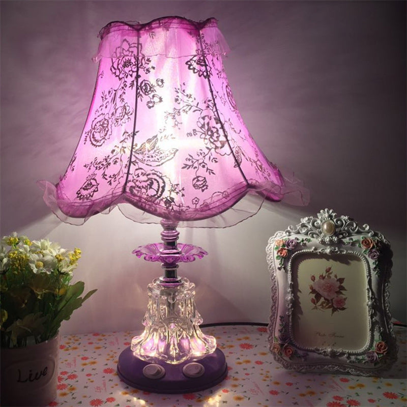 Traditionelle europäische Tischlampe mit Kunststofftrommelspitze und 1-Licht für das Schlafzimmer 