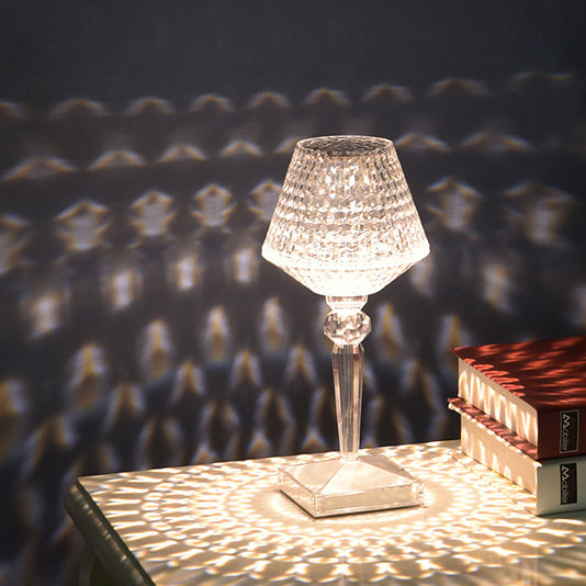Zeitgenössische kreative wiederaufladbare Acryl-Weinglas-LED-Tischlampe Nachtlicht für das Wohnzimmer 