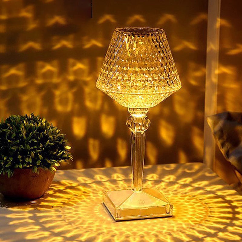 Zeitgenössische kreative wiederaufladbare Acryl-Weinglas-LED-Tischlampe Nachtlicht für das Wohnzimmer 