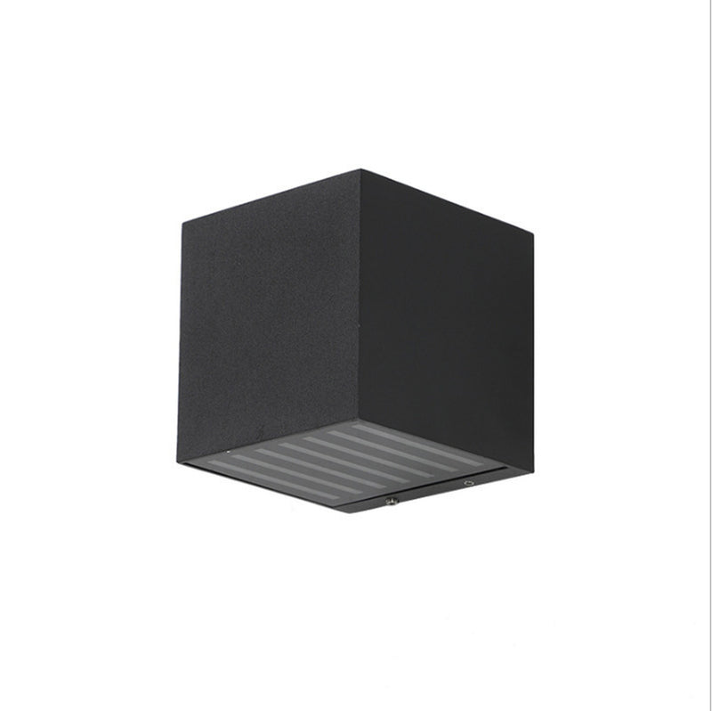 Moderne minimalistische wasserdichte Aluminium-Quadratwürfel-Lichtstrahl-LED-Wandleuchte für die Außenpatio 