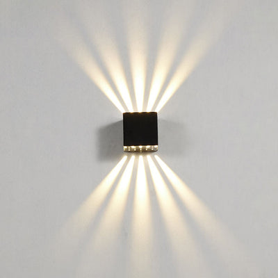 Moderne minimalistische wasserdichte Aluminium-Quadratwürfel-Lichtstrahl-LED-Wandleuchte für die Außenpatio 
