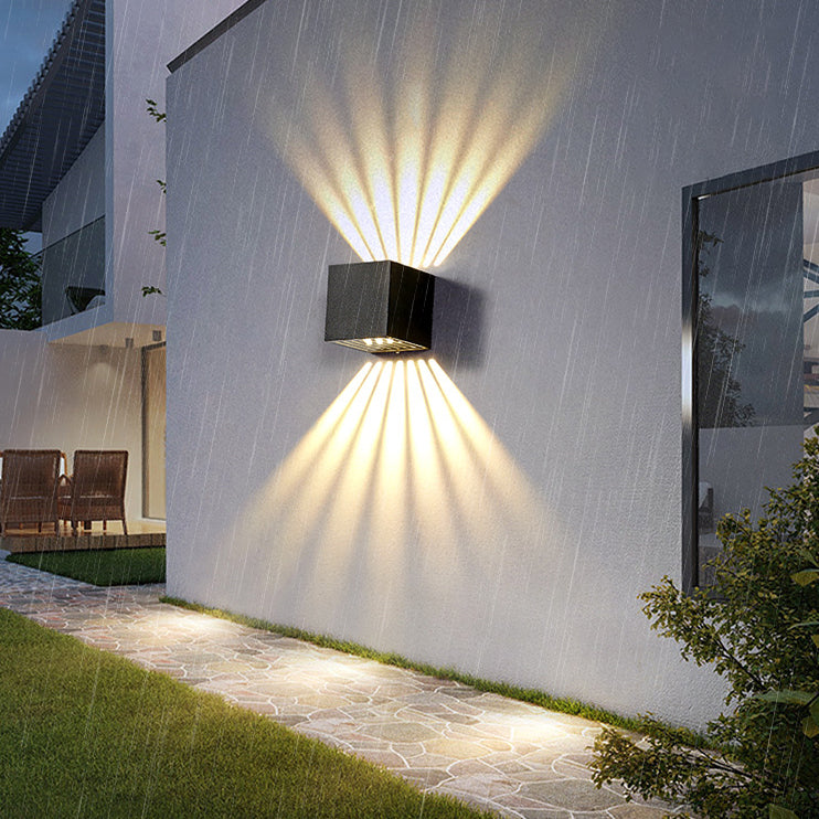 Moderne minimalistische wasserdichte Aluminium-Quadratwürfel-Lichtstrahl-LED-Wandleuchte für die Außenpatio 