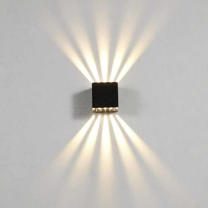 Moderne minimalistische wasserdichte Aluminium-Quadratwürfel-Lichtstrahl-LED-Wandleuchte für die Außenpatio 