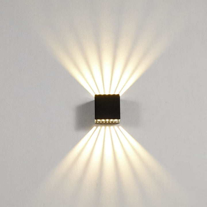 Moderne minimalistische wasserdichte Aluminium-Quadratwürfel-Lichtstrahl-LED-Wandleuchte für die Außenpatio 