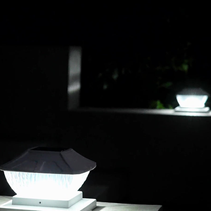 إضاءة خارجية LED بلاستيكية مقاومة للماء تعمل بالطاقة الشمسية بتصميم بسيط وحديث لإضاءة المناظر الطبيعية في الفناء الخارجي 